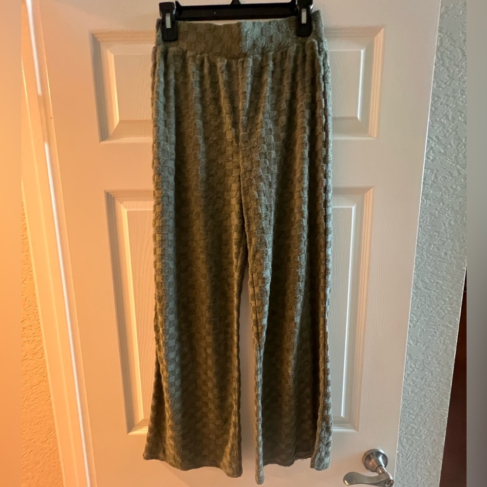 Olive Green Women's Two-Piece Set - Picture 3 of 3